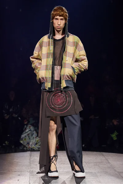 Look 9